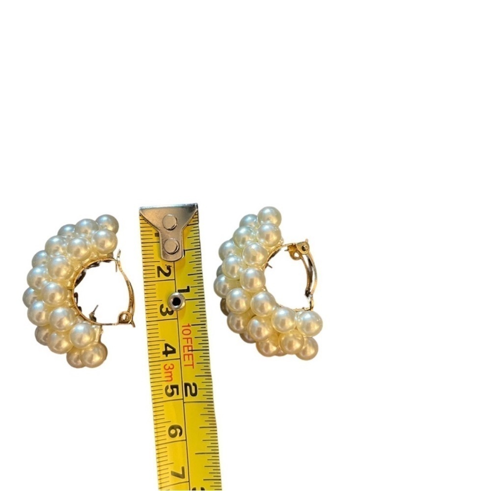 VINTAGE faux Pearl clip on half grape hoop earrings statement piece unmarked EUC - Picture 6 of 7